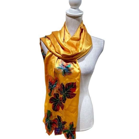 Kriska handmade Leaf Pattern Scarf rectangular cutout 67 inches - Picture 1 of 7